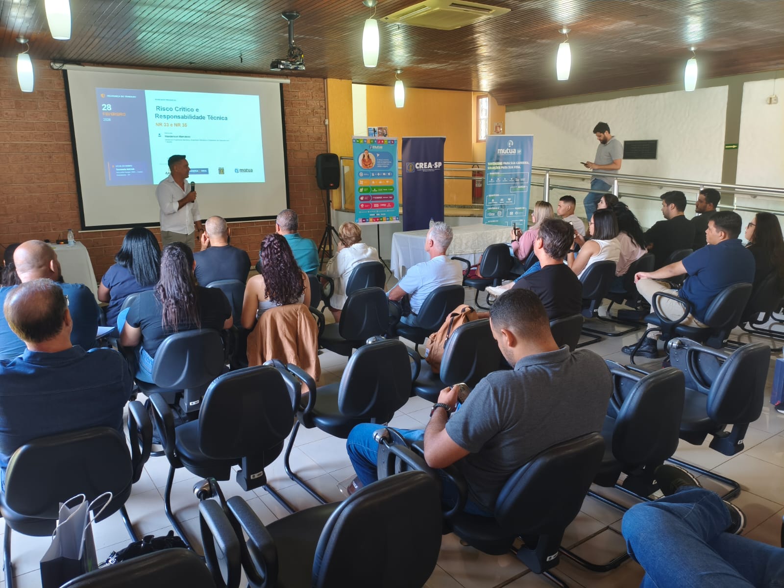 3d3ab81d-050c-486d-9d0f-9d0294ad7915